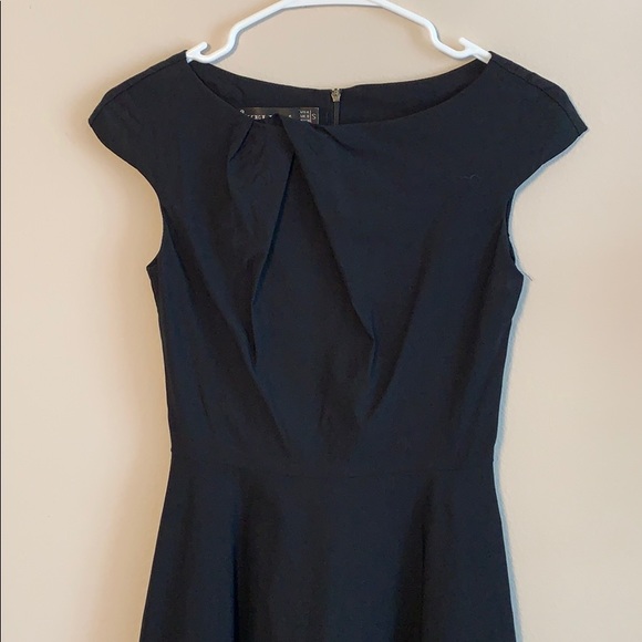 Scoop neck flare dress - Black - Small - Veljie - Picture 2 of 4